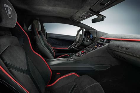 Lamborghini V12时代绝响 Aventador Ultimae Autobuzzmy 中文