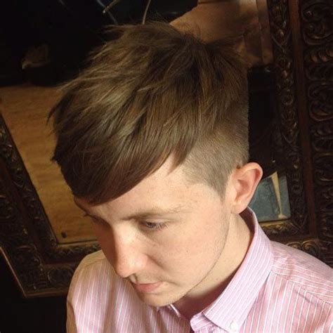 Men with round faces should focus on edgy haircuts and hairstyles with closely clipped sides and volume. Not all the latest hairstyles for men 2014 involve hair ...