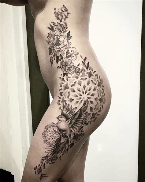 45 Beautiful Hip Tattoo Design Ideas For Women Blurmark