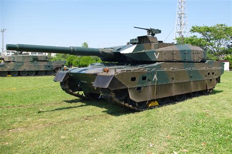 File:JGSDF Type10 tank 20120527-11.JPG - Wikipedia