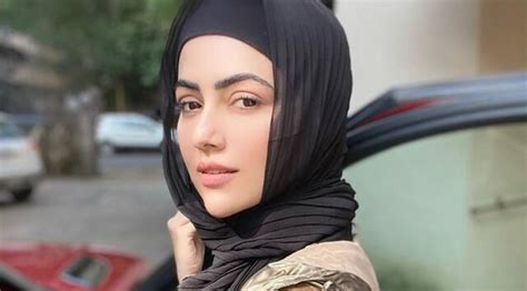 Sana Khan Responds As An Instagram User Questions Her For Wearing Hijab Television News The