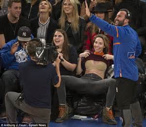 Whitney Cummings Flashes Crowd At Knicks Game As She Pulls Up Sweater For Jumbotron Cam Daily