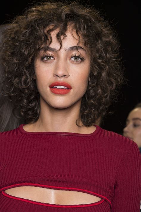 14 cool fall hairstyles that ll convince you to try something different curly hair styles