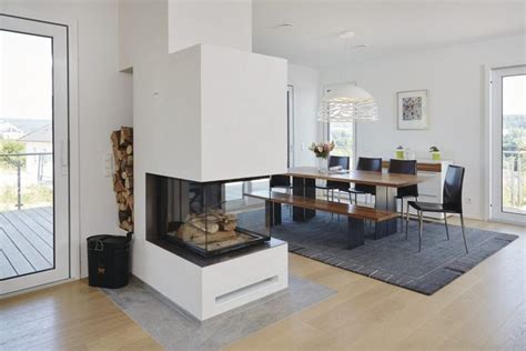 Beautiful modern house interior stock photo image of. Esszimmer mit Kamin als Raumteiler - Inneneinrichtung Haus ...
