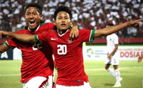 Akun jual foto bugil.per album harga 20k via pulsa. Woooooo, Striker Timnas Indonesia U-16 Bagus Kahfi Hattrick ke Gawang Oman - SURYAKABAR.com