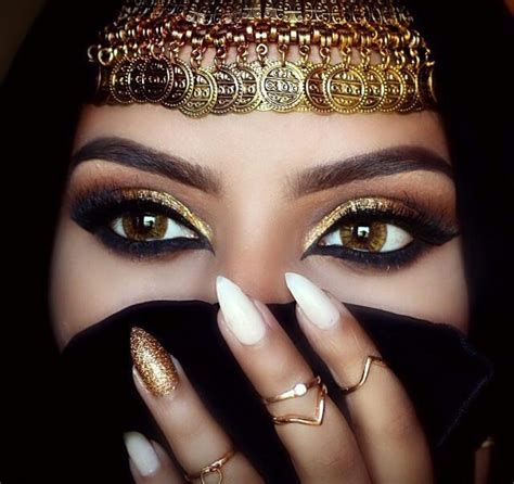 Pin By Nat S On Beauty Egyptian Makeup Cleopatra Costume Makeup Arabian Makeup