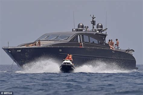 Cristiano Ronaldos Yacht Boarded By Customs Officers Daily Mail Online