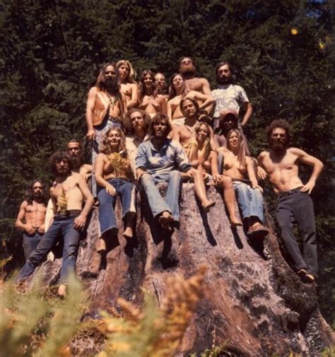 Hippie Commune Group Photo 1960s Hippie Commune Hippie Movement