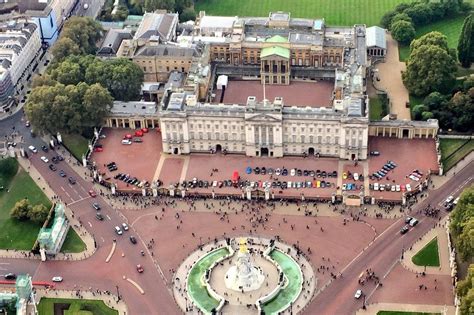 Man Charged After Being Caught In Buckingham Palace Grounds London