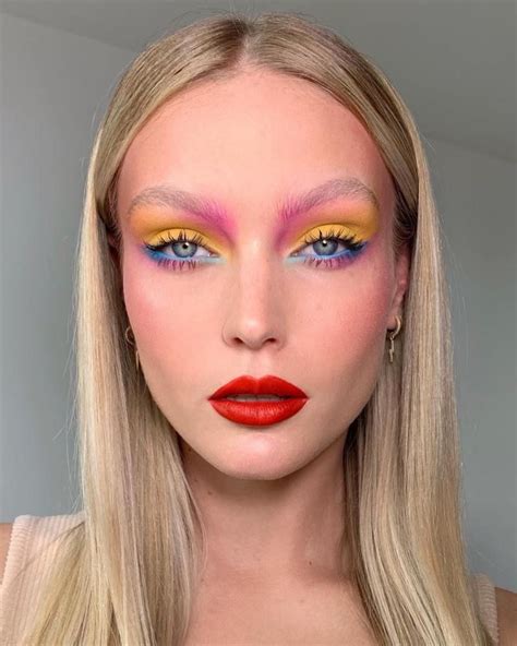 30 Summer Makeup Looks For 2023 Colorful Glowy Makeup Ideas Bright
