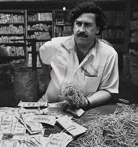 世界历史上最大毒贩：1992年7月22日哥伦比亚毒枭埃斯科瓦尔越狱萨沙讲史堂新浪博客