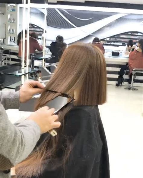 Mounir Is The Lebanese Hairstylist Who Cuts A Perfect Bob In Under A