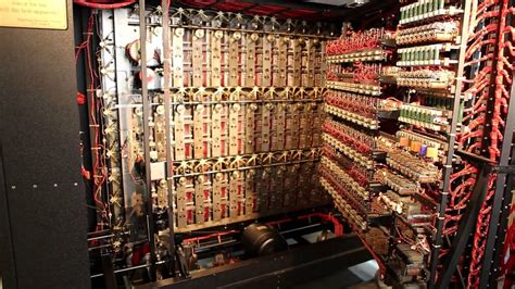 Alan turing ve ekip arkadaşları enigma 'yı kırmayı planladıkları bombe 'yi tasarlamış ve çalıştırmayı başarmışlardı. Turing Bomb running - Bletchley Park - YouTube
