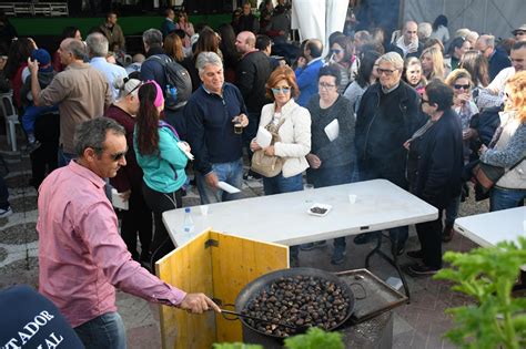 Cientos de personas visitaron Pujerra en su 'Fiesta de la Castaña