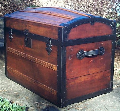 Restored Dome Top Antique Trunk For Sale 610 Antique Trunk Trunks