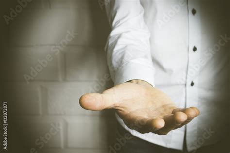 Man Offer The Hand And Holding Stockfotos Und Lizenzfreie Bilder Auf