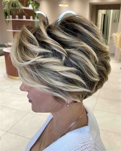 Best Short Hair With Highlights For