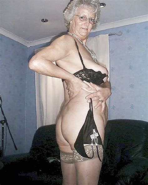 Silver Hair Grannies And Senior Sluts 60 Immagini
