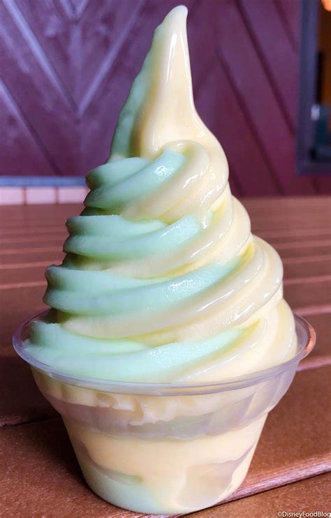 New Secret Dole Whip Flavor And Swirl Hack At Pineapple Lanai In