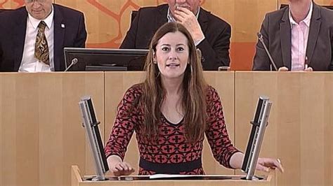 Seit 2008 ist sie abgeordnete im hessischen landtag und dort fraktionsvorsitzende ihrer partei. Video: Janine Wissler (Linke): "Der Polizeieinsatz war ...