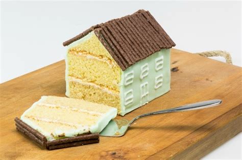 Decorating A Cake Shaped Like A Building Thriftyfun