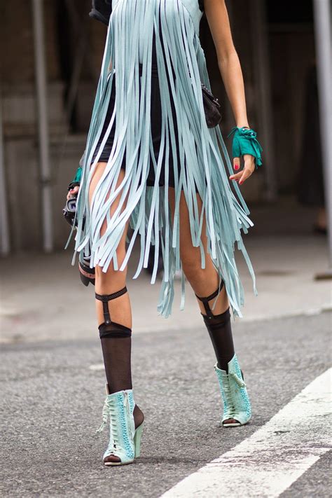 How To Wear The Fringe Trend Outside Coachella Cool Street Fashion