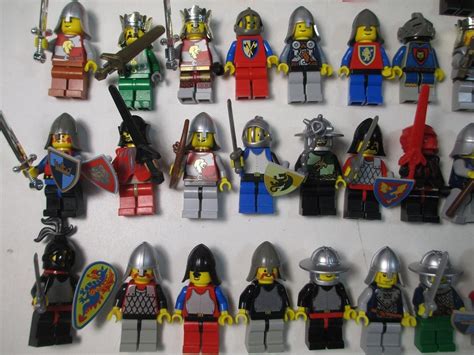 Lego Lot Of 57 Castle Knights Kingdom Knight Minifigures W Accessories 8 1875209359