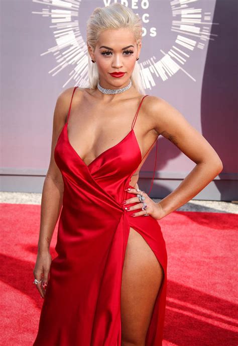 Rita Ora Goes Knickerless In Hip High Slit Gown At Vmas Daily Star