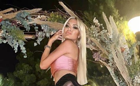 Η αλεξάνδρα παναγιώταρου, η πρώην παίκτρια του my style rocks τόνισε στην κάμερα της εκπομπής happy day ότι της έχουν γίνει προτάσεις για να κάνει τηλεόραση. Αλεξάνδρα Παναγιώταρου: Μπορείς να φανταστείς την... ενδυματολογική συνέχεια; | Zappit