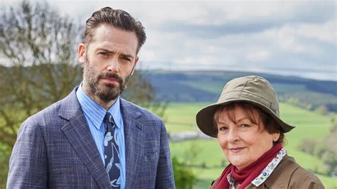 Itvs Vera First Look As Brenda Blethyn And David Leon Return For Show
