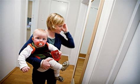 Norsk Lov Sikrer At Barn Av Lesbiske Vet Hvem Faren Er