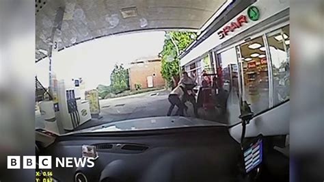 Taxi Driver Tackles Two Armed Robbers In Warsop Bbc News