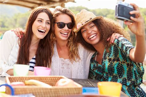 Now coming back to the question, if i had to buy gifts for a good friend, my choices would be what is the best gift that can be given to your female best friend other than usual gifts? Do you keep in touch with old friends? - Global Women ...