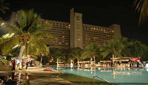 Hotel tersebut terdapat di daerah bintang walk di segitiga emas. 5 Hotel Bintang 5 di Jakarta dengan View dan Fasilitas Terbaik