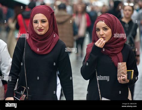 Turkish Women Hi Res Stock Photography And Images Alamy