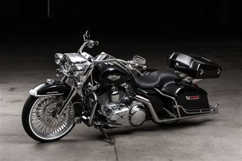 2015 Harley Davidson Road King Full Cholo Style Still New
