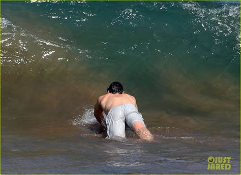 Matt Bomer Shows Off His Soaking Wet Shirtless Six Pack Photo 3377611