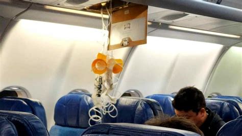 Video Dangerous Turbulence Injures Multiple Passengers Abc News