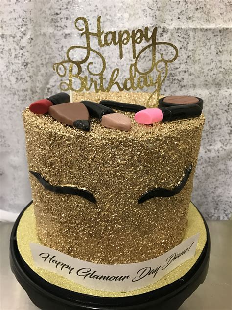 Visualizza altre idee su torte, torte trucco, torta per ragazza. Pin by Brittany D on Budding Cake Decorator | Make up cake, Cake decorating, Cake