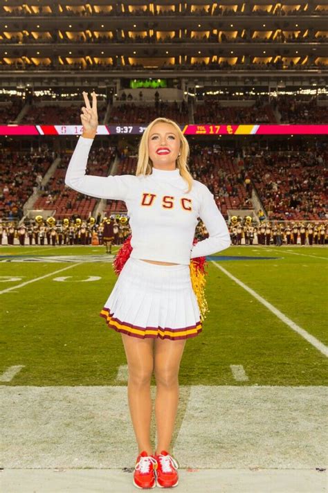 usc trojans football football cheerleaders college football cheerleading cheerleader images