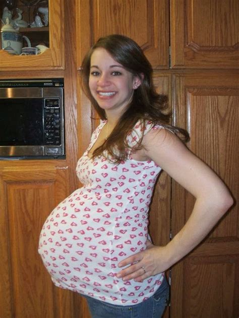 Pregnant Women Beautiful 16 From Australia And She S Having Twins