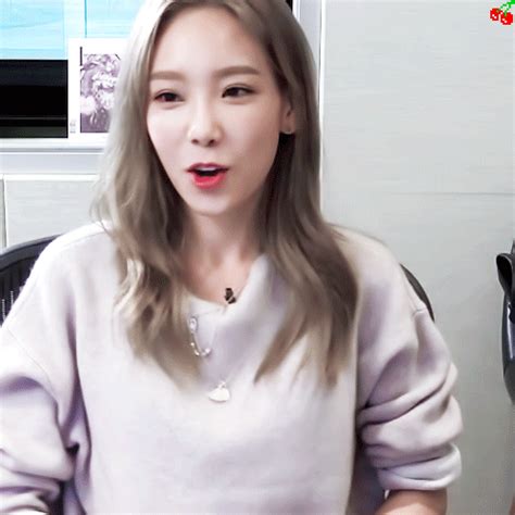Kim Taeyeon  Find And Share On Giphy