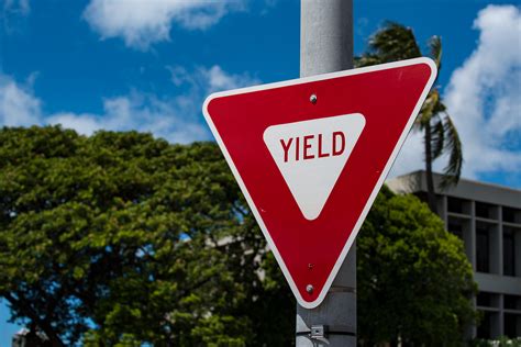 Yield Sign Scene Of Hawaii By Wavees
