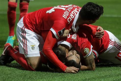 Maybe you would like to learn more about one of these? 2017/2018 - 15ªJ: Tondela 1 SL Benfica 5 | Benfica sporting, Sporting, Desporto