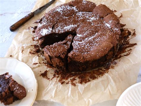 Aggregate Flourless Chocolate Mousse Cake Super Hot