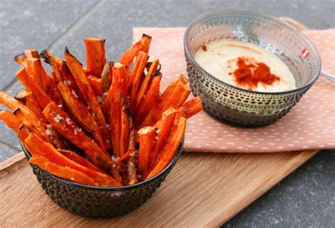 Zoete aardappel friet met zelfgemaakte mayonaise