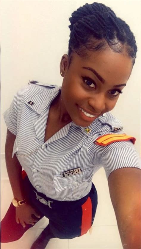 Check Out This Beautiful Female Police Officer Jamaicas Queen Cop Yardhype