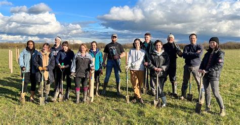 Tree Planting Volunteering With The Heart Of England Forest Bmd