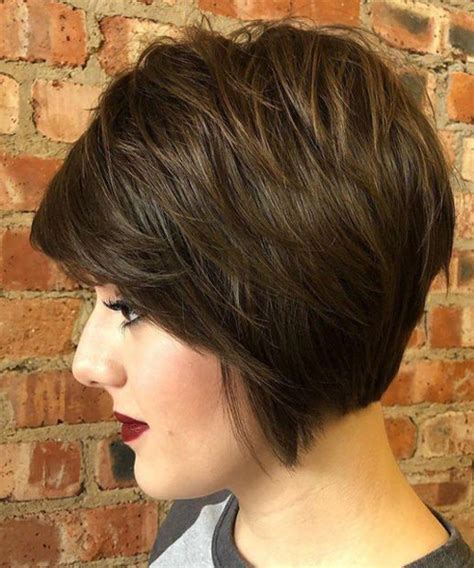 To keep your hair bright, you need to use a good quality. Neck Length Short Medium Hairstyles 2020 For Simple Outing ...