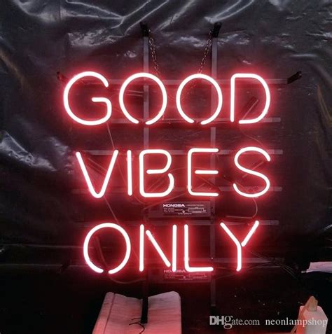 Good Vibes Button 393